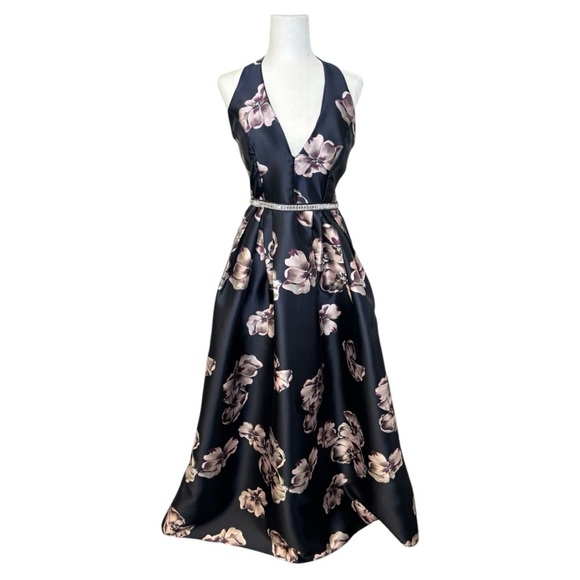 Crystal‎ Doll Beautiful Floral Gown - Picture 2 of 10